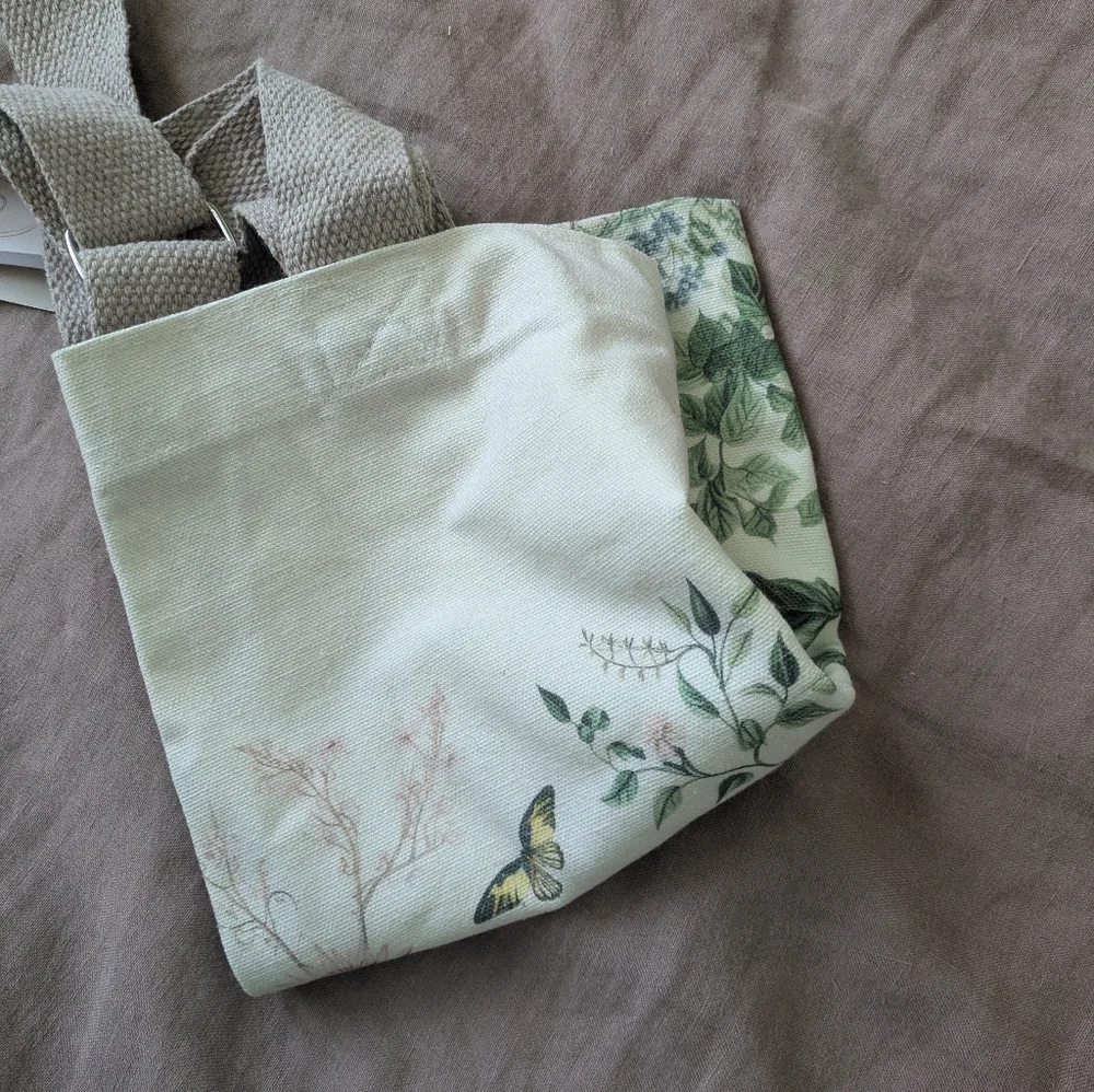 🌸 English Garden Canvas Tote Bag & Purse - Adjustable Straps & Snap Closure NWT - Picture 7 of 11